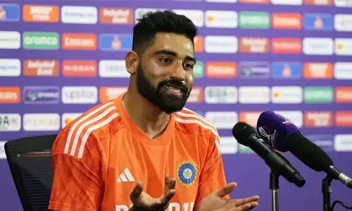 హర్షిత్ రాణా ఔట్.. అనూహ్యంగా ప్రపంచకప్‌కు ఎంపికైన సిరాజ్