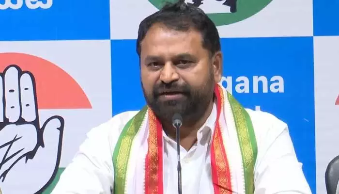 Addnaki Dayakar: ఇంటి సమస్య పరిష్కరించుకోలేని మీరు రాష్ట్ర సమస్యలు తీరుస్తారా?.. బీఆర్ఎస్ పై అద్దంకి Addnaki Dayakar: ఇంటి సమస్య పరిష్కరించుకోలేని మీరు రాష్ట్ర సమస్యలు తీరుస్తారా?.. బీఆర్ఎస్ పై అద్దంకి