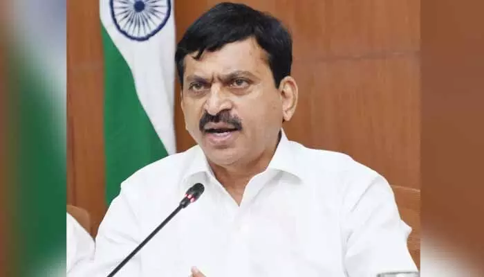 కొండంత పని చేసి..గోరంత కూడా చెప్పుకోలేకపోతున్నాం: మంత్రి పొంగులేటి కీలక వ్యాఖ్యలు కొండంత పని చేసి..గోరంత కూడా చెప్పుకోలేకపోతున్నాం: మంత్రి పొంగులేటి కీలక వ్యాఖ్యలు