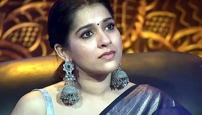 చాలా ఇబ్బందుల్లో ఉన్నాను.. కుంగిపోతున్నానంటూ రష్మి ఎమోషనల్ పోస్ట్.. అసలేం జరిగిందంటే? చాలా ఇబ్బందుల్లో ఉన్నాను.. కుంగిపోతున్నానంటూ రష్మి ఎమోషనల్ పోస్ట్.. అసలేం జరిగిందంటే?