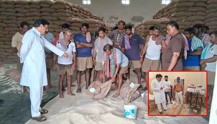 ప్రతి బస్తాపై క్యూఆర్ కోడ్.. విజయవాడలో మంత్రి నాదెండ్ల ఆకస్మిక తనిఖీలు ప్రతి బస్తాపై క్యూఆర్ కోడ్.. విజయవాడలో మంత్రి నాదెండ్ల ఆకస్మిక తనిఖీలు