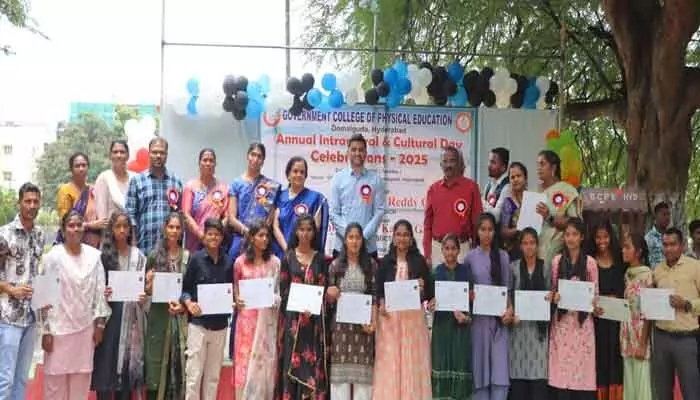 పట్టుదలతో శ్రమిస్తేనే విజయ తీరాలకు చేరగలం పట్టుదలతో శ్రమిస్తేనే విజయ తీరాలకు చేరగలం