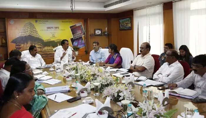 పర్యాటక శాఖ స్వయం సంవృద్ధి సాధించాలి : మంత్రి జూపల్లి కృష్ణారావు పర్యాటక శాఖ స్వయం సంవృద్ధి సాధించాలి : మంత్రి జూపల్లి కృష్ణారావు