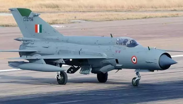 MIG 21: ‘మిగ్ 21’ సేవలకు ముగింపు.. దాని స్థానంలో భర్తీ అయ్యే విమానమిదే? MIG 21: ‘మిగ్ 21’ సేవలకు ముగింపు.. దాని స్థానంలో భర్తీ అయ్యే విమానమిదే?