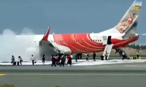 ఢిల్లీ ఎయిర్ ఇండియా విమానంలో మంటలు