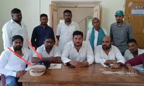 ఆర్మూర్ పోలీస్ స్టేషన్‌లో కాంగ్రెస్ నేతల మీడియా సమావేశం..ఉన్నతాధికారులు సీరియస్