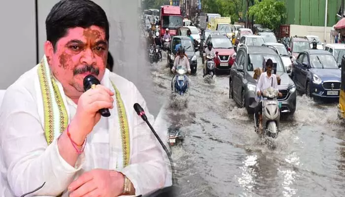 Ponnam: భారీ వర్షాలు.. హైదరాబాద్ ట్రాఫిక్ జామ్ పై మంత్రి కీలక ఆదేశాలు Ponnam: భారీ వర్షాలు.. హైదరాబాద్ ట్రాఫిక్ జామ్ పై మంత్రి కీలక ఆదేశాలు