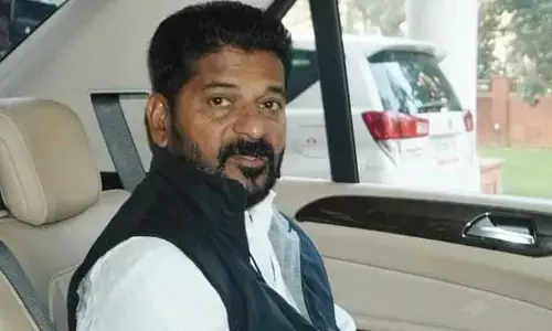 బెంగళూరుకి సీఎం రేవంత్ రెడ్డి.. కర్ణాటక కాంగ్రెస్ పరిణామాల నేపథ్యంలో సీఎం టూర్ పై ఉత్కంఠ