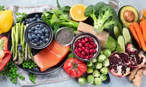 Eye health : కళ్లు మసకబారుతున్నాయా..? మీరు తప్పక తీసుకోవాల్సిన 5 ఆహారాలివే..