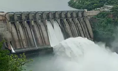 శ్రీశైలం జలాశయానికి కొనసాగుతున్న వరద.. రెండు గేట్లు ఎత్తి నీరు విడుదల