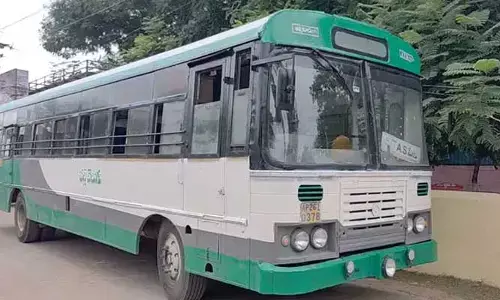 ఏపీలో షాకింగ్ ఘటన.. డ్రైవర్ కళ్లు మూసి తెరిచేలోపు ఆర్టీసీ బస్సు మాయం