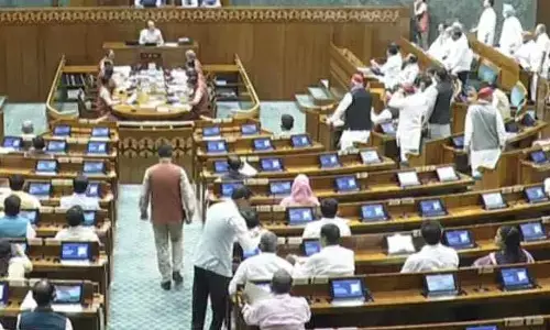 Parliament: ఎస్ఐఆర్ ప్రక్రియపై చర్చించాలి.. పార్లమెంటులో ప్రతిపక్షాల ఆందోళన