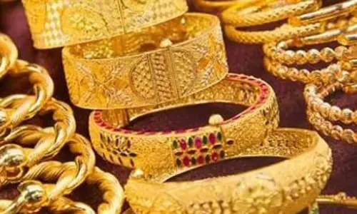 Gold Rate: ఒక్కరోజే రూ. 1,400 తగ్గిన బంగారం