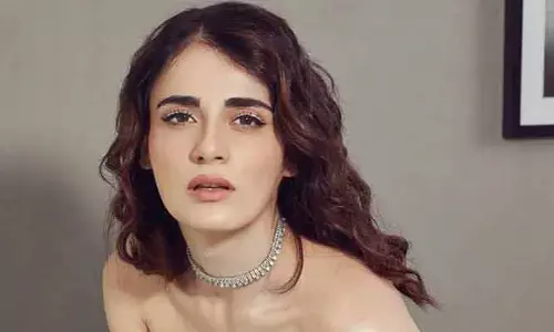 Radhika Madan: 57 ఏళ్ల హీరోతో రొమాన్స్.. రిపోర్టర్ ప్రశ్నపై షాకింగ్ ఆన్సర్ ఇచ్చిన హీరోయిన్