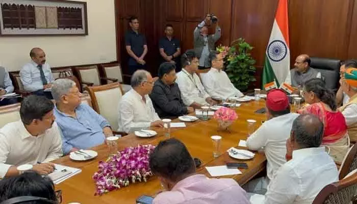 లోక్సభ స్పీకర్ ఓం బిర్లా ఆధ్వర్యంలో అఖిలపక్ష సమావేశం ఏర్పాటు లోక్సభ స్పీకర్ ఓం బిర్లా ఆధ్వర్యంలో అఖిలపక్ష సమావేశం ఏర్పాటు