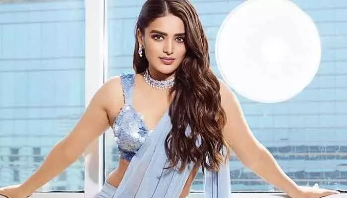 Nidhhi Agerwal: సినిమాలో రాణిలా కనిపించడానికి చాలా కష్టపడ్డాను.. హరి హర వీరమల్లు నటి సెన్సేషనల్ కామెంట్స్ Nidhhi Agerwal: సినిమాలో రాణిలా కనిపించడానికి చాలా కష్టపడ్డాను.. హరి హర వీరమల్లు నటి సెన్సేషనల్ కామెంట్స్