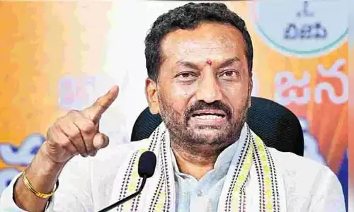 కాంగ్రెస్ బీసీ రిజర్వేషన్ల నినాదం.. ఎంపీ రఘునందన్ రావు హాట్ సెటైర్లు