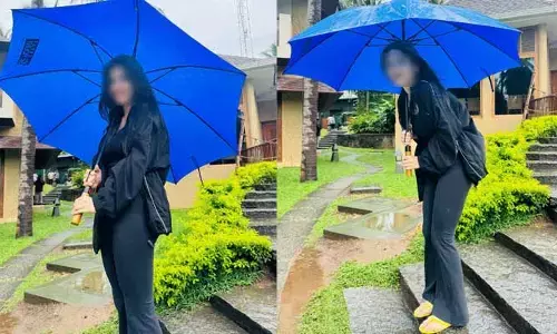 క్యూట్ స్మైల్‌తో కట్టి పడేస్తున్న యంగ్ బ్యూటీ.. నల్లని మబ్బు చాటు కన్నెల దొంగలా ఉన్నావంటూ కామెంట్స్