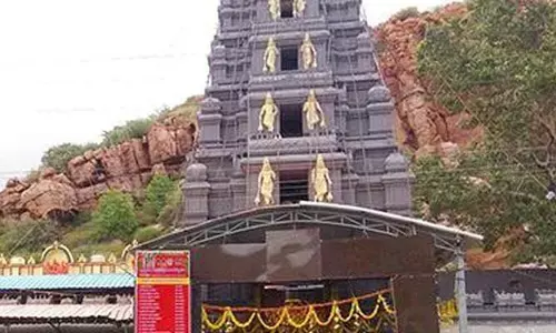 ఆ ఆలయంలో ఫ్లెక్సీల వివాదం.. క్షమాపణ చెప్పిన ఈవో
