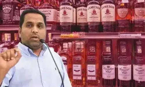 మద్యం కేసు నిందితులకు బిగ్ షాక్.. కార్యాలయాలు, రెస్టారెంట్లలో సిట్ సోదాలు