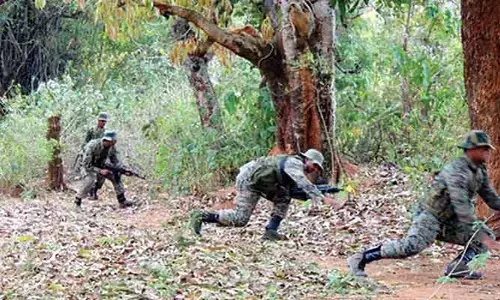 BREAKING: ఛత్తీస్‌గఢ్ - తెలంగాణ సరిహద్దుల్లో భారీ ఎన్‌కౌంటర్