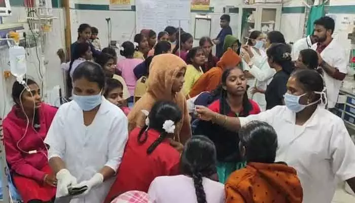 గురుకుల పాఠశాలలో ఫుడ్ పాయిజన్.. విద్యార్థినులకు కడుపునొప్పి, వాంతులు.. గురుకుల పాఠశాలలో ఫుడ్ పాయిజన్.. విద్యార్థినులకు కడుపునొప్పి, వాంతులు..