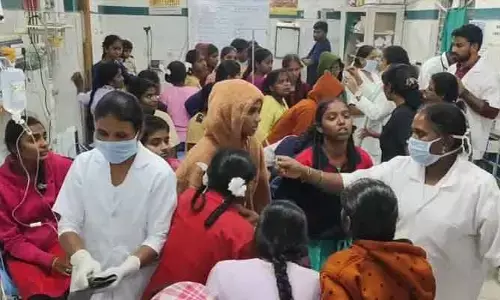 గురుకుల పాఠశాలలో ఫుడ్ పాయిజన్.. విద్యార్థినులకు కడుపునొప్పి, వాంతులు..