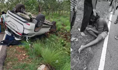 శ్రీశైలం దర్శనానికి వెళ్తుంటే కారు ప్రమాదం.. ముగ్గురికి గాయాలు