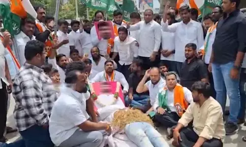 Congress: బీఆర్ఎస్ ఎమ్మెల్యే వ్యాఖ్యలపై తీవ్ర వ్యతిరేకత.. కాంగ్రెస్ శ్రేణులు నిరసనలు