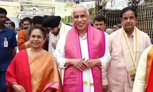 తిరుమల శ్రీవారిని దర్శించుకున్న ఏపీ గవర్నర్