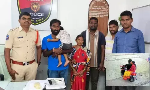 ప్రియుడి కోసం రెండేళ్ల చిన్నారిని బస్టాండ్‌లో వదిలి వెళ్లిన కసాయి తల్లి