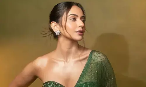 సోషల్ మీడియాలో పనికి మాలిన వాళ్లు ఎక్కువయ్యారంటూ రకుల్ ప్రీత్‌సింగ్ ఫైర్..