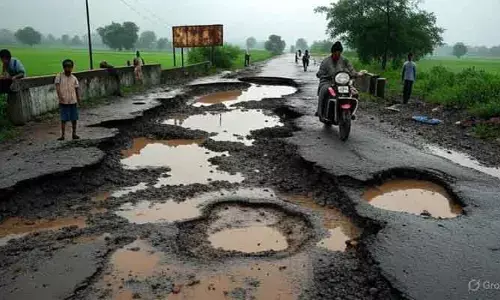 రోడ్డు వేయండి మహాప్రభో.. శంకుస్థాపనలకే పనులు పరిమితం