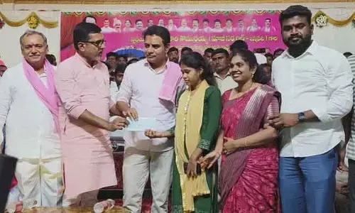 విద్య ప్రోత్సాహానికి ఇచ్చిన మాట తప్పను : పుట్ట మధుకర్