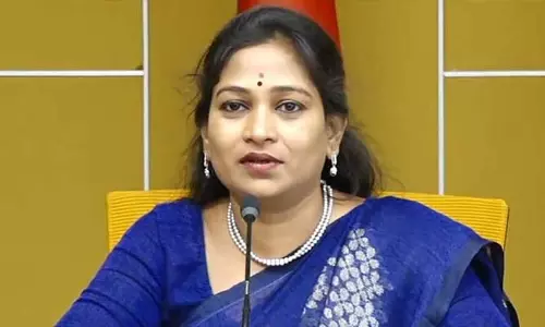 తన గొయ్యి తనే తవ్వుకున్నారు: హోంమంత్రి సంచలన వ్యాఖ్యలు