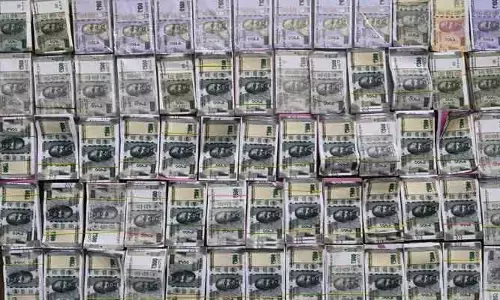 కోటిన్నరకు భర్తను అమ్మేసిన భార్య