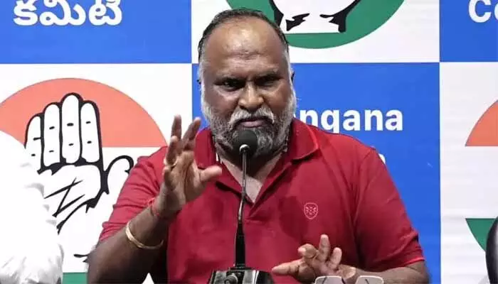Jaggareddy: బీఆర్ఎస్, బీజేపీలకు మాట్లాడే అర్హతే లేదు: జగ్గారెడ్డి Jaggareddy: బీఆర్ఎస్, బీజేపీలకు మాట్లాడే అర్హతే లేదు: జగ్గారెడ్డి