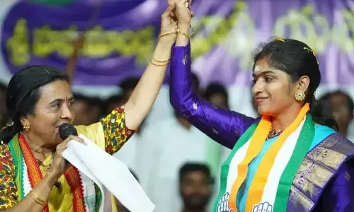 కాంగ్రెస్ నేత ఝాన్సీరెడ్డికి బిగ్ షాక్..వ్య‌తిరేక గళం విప్పిన సీనియ‌ర్లు