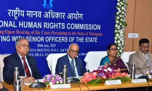 అధికార, ప్రతిపక్ష పార్టీలు ప్రజాస్వామ్యబద్ధంగా వ్యవహరించాలి : ఎన్‌హెచ్‌ఆర్‌సీ ఛైర్మన్‌