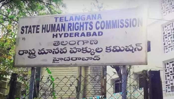 TGHRC: పాఠశాల సమీపంలో గ్యాస్ గోదాం తొలగించాల్సిందే.. టీజీహెచ్ ఆర్సీ ఆదేశం TGHRC: పాఠశాల సమీపంలో గ్యాస్ గోదాం తొలగించాల్సిందే.. టీజీహెచ్ ఆర్సీ ఆదేశం
