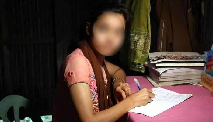 నాకు 15 ఏళ్లు, ఆయనకు 27 సంవత్సరాలు.. ఇద్దరికి ఎలా కుదురుతుంది మేడమ్ నాకు 15 ఏళ్లు, ఆయనకు 27 సంవత్సరాలు.. ఇద్దరికి ఎలా కుదురుతుంది మేడమ్