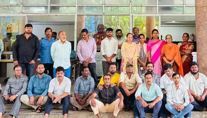 వేతనాలివ్వండి మహాప్రభో!