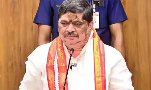 42 శాతం బీసీ రిజర్వేషన్లపై దయచేసి కోర్టుకు వెళ్లొద్దు: మంత్రి పొన్నం కీలక వ్యాఖ్యలు