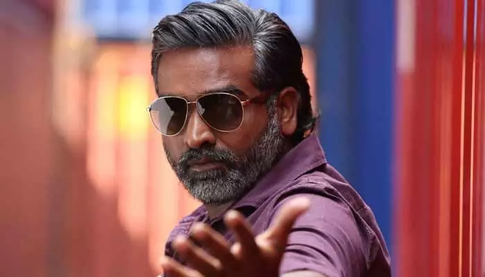 Vijay Sethupathi: కాస్టింగ్ కౌచ్ ఆరోపణలపై స్పందించిన విజయ్.. ఏడేళ్ల నుంచి చూస్తున్నానంటూ షాకింగ్ కామెంట్స్ Vijay Sethupathi: కాస్టింగ్ కౌచ్ ఆరోపణలపై స్పందించిన విజయ్.. ఏడేళ్ల నుంచి చూస్తున్నానంటూ షాకింగ్ కామెంట్స్