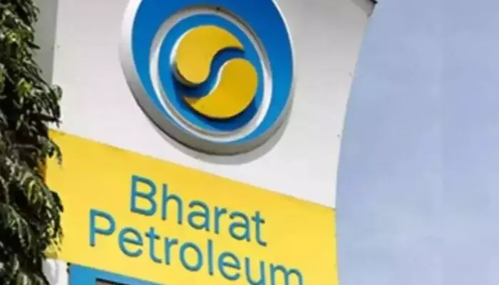 State Refiners: రష్యా చమురు కొనుగోళ్లను ఆపేసిన ప్రభుత్వరంగ చమురు సంస్థలు State Refiners: రష్యా చమురు కొనుగోళ్లను ఆపేసిన ప్రభుత్వరంగ చమురు సంస్థలు