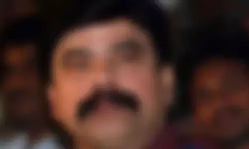 మూవీ ఇండస్ట్రీలో మరో సంచలనం.. ‘పవర్ స్టార్’ను అరెస్ట్ చేసిన ఢిల్లీ పోలీసులు