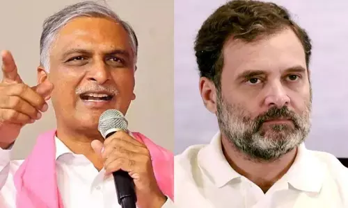 చేతిలో రాజ్యాంగం రాజకీయ లబ్ధి కోసమేనా? రాహుల్‌‌గాంధీని నిలదీసిన హరీశ్ రావు