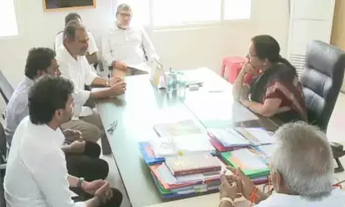 పది రోజుల్లో ఉప ఎన్నికలు:  కూటమి నాయకులపై ఈసీకి ఫిర్యాదు