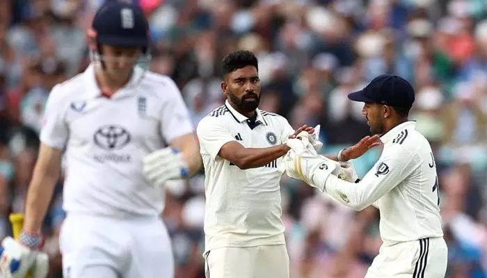 IND VS ENG : సిరాజ్, ప్రసిద్ధ్ విజృంభణ.. ఐదో టెస్టులో పుంజుకున్న భారత్ IND VS ENG : సిరాజ్, ప్రసిద్ధ్ విజృంభణ.. ఐదో టెస్టులో పుంజుకున్న భారత్