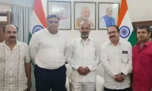 ఎక్స్ ప్రెస్ రైళ్లు ఆపే విధంగా కృషి చేస్తా : మంత్రి బండి సంజయ్